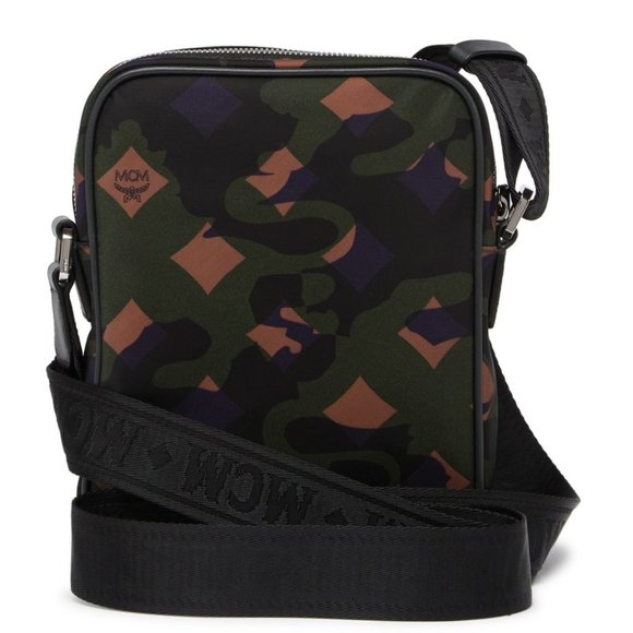 SOLD ! MCM Viseto Camo Print Crossbody Bag - Picture 3 of 9